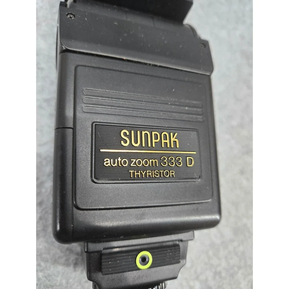Sunpak Auto Zoom 333 D Thyristor Flash Nikon NE-2D Black Made in Japan